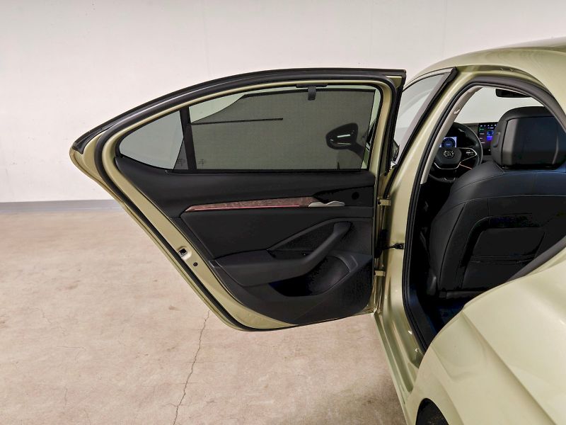 Škoda Superb (2024) 2.0 TDI 142 kW DSG 4x4 L&K - fotka 25 z 32