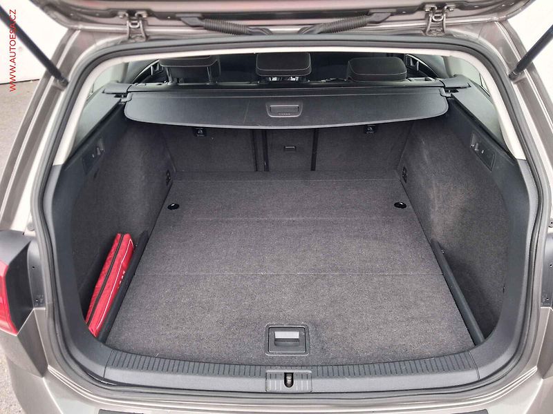 Volkswagen Golf (2014) 2.0TDi, Highline, navi - fotka 7 z 18