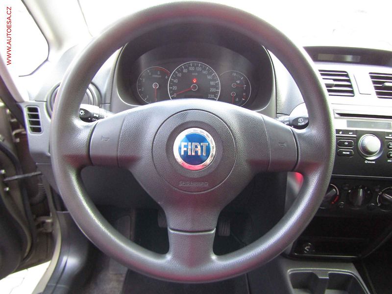 Fiat Sedici (2008) 1.9 JTD, AC - fotka 15 z 17