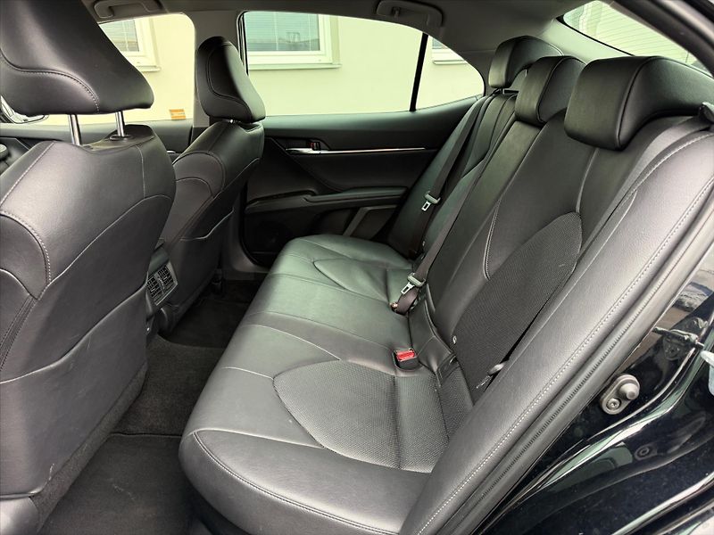 Toyota Camry 2,5 Executive, Hybrid - fotka 11 z 20