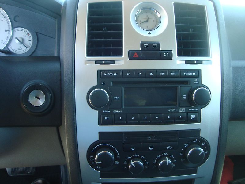 Chrysler 300C (2007) 3,0 CRD - fotka 15 z 18