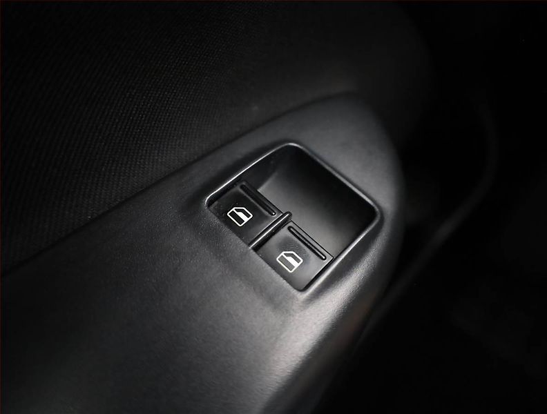 Škoda Octavia (2011) 1.6 TDI, Tempomat - fotka 12 z 16