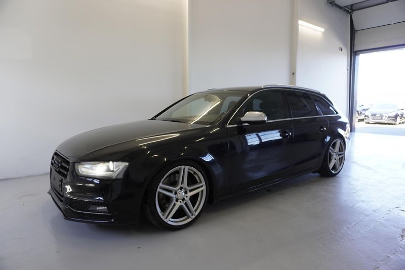 Audi S4 3.0 TFSI 333PS QUATTRO AUTOMAT - fotka 1 z 36