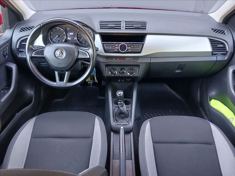 Škoda Fabia 1,2 TSI 66KW KOMBI - fotka 12 z 19