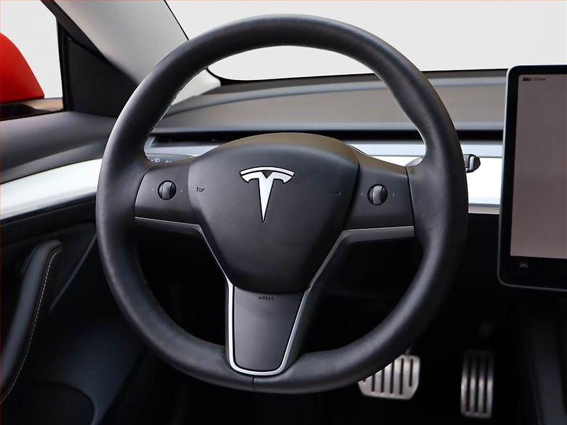 Tesla Model 3 (2022) Performance 79kWh, SoH 96% - fotka 13 z 23