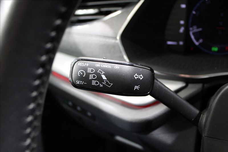 Škoda Octavia 2,0 TDI DSG style 1.majitel CZ - fotka 16 z 32