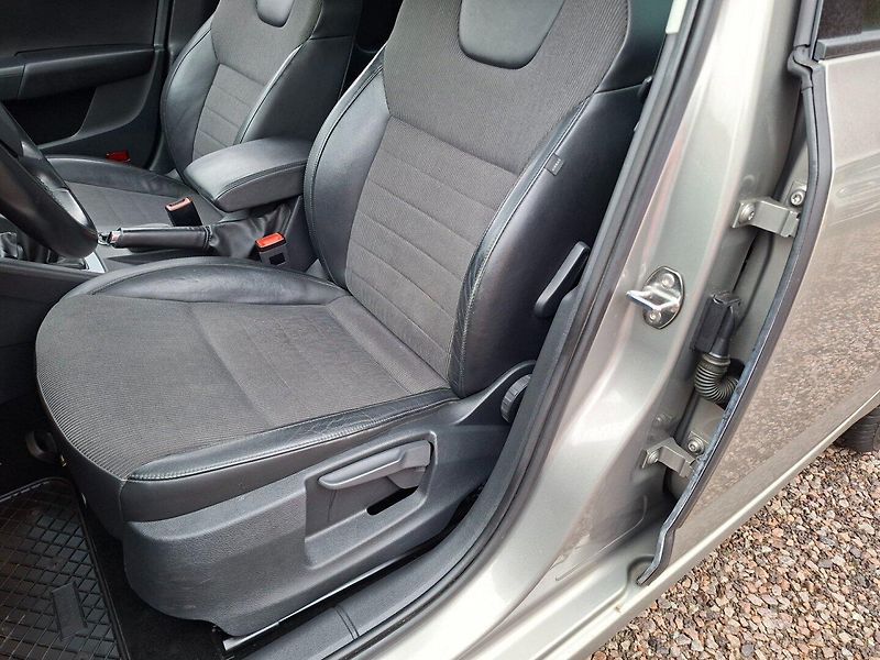 Škoda Octavia (2013) 1.4TSI 103kW 6MAN -S.KNIHA - fotka 21 z 48