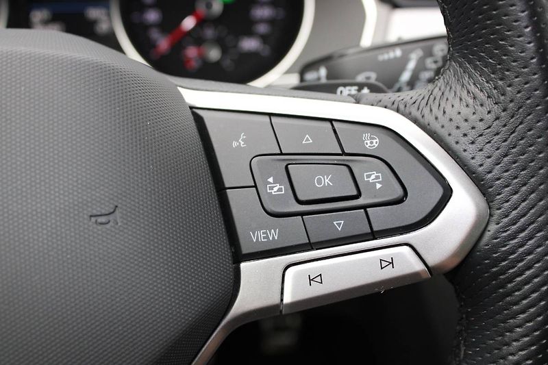 Volkswagen Passat (2022) 2.0 TDI DSG 147kW WEBASTO - fotka 25 z 35