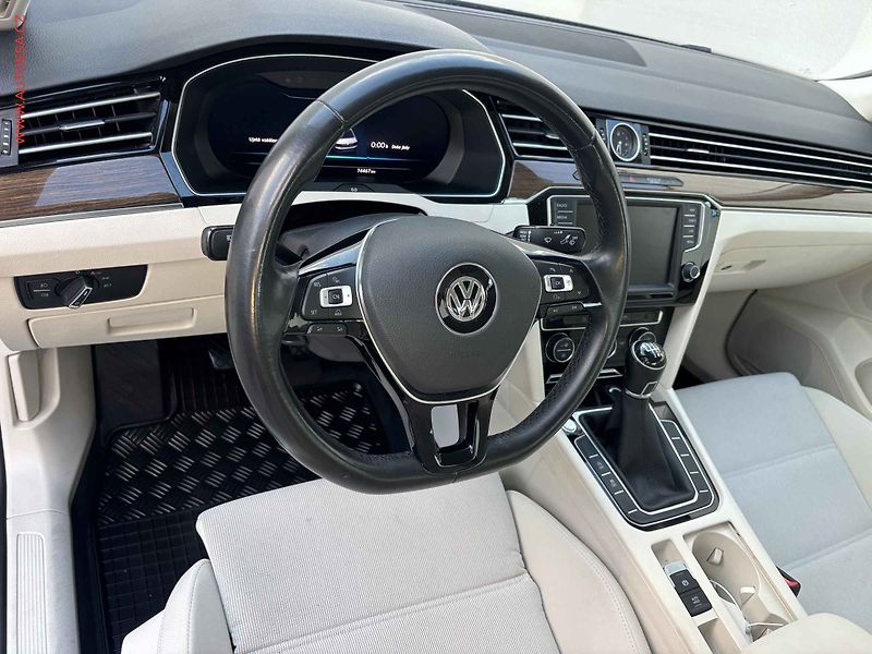 Volkswagen Passat (2015) 1.8TSi, ČR, LED, navi, kamera - fotka 13 z 18