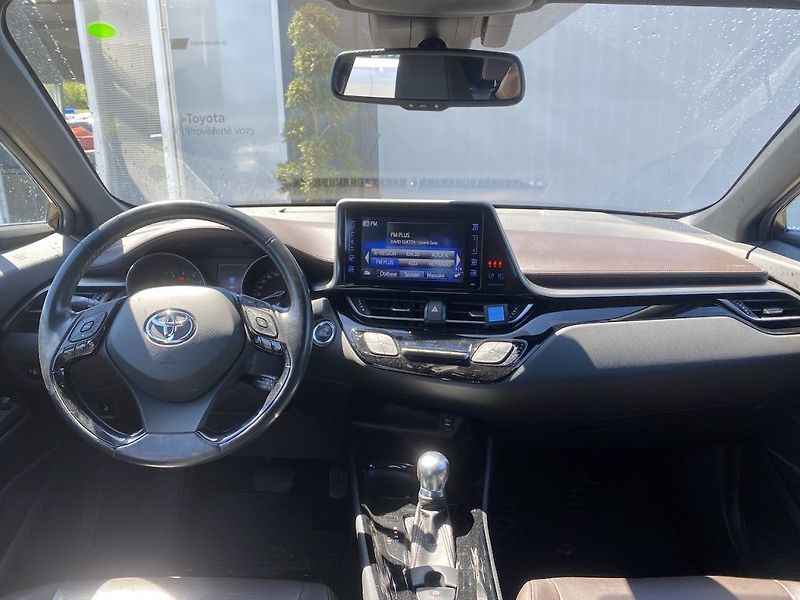 Toyota C-HR 1.2iT, ČR-1m, Executive, 4x4 - fotka 11 z 17