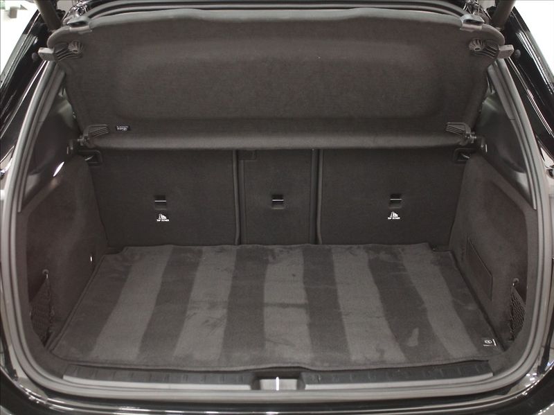 Mercedes-Benz GLA 2,0 200D 4Matic 1.maj.ČR.35tkm - fotka 21 z 23