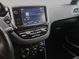 Peugeot 2008 (2018) 1.2 PureTech, ČR,1.maj - náhled 12