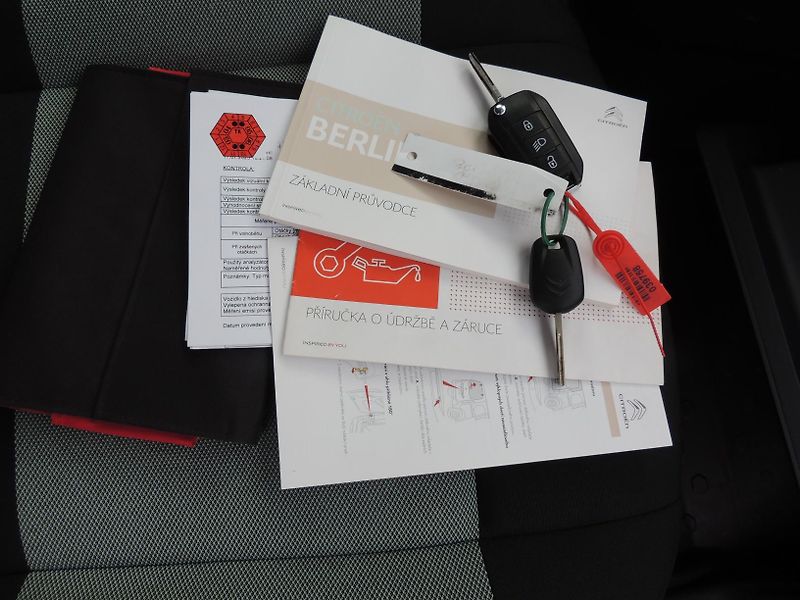 Citroën Berlingo (2019) 1.2Puretech,Live,81kw,ČR,1.maj - fotka 51 z 55