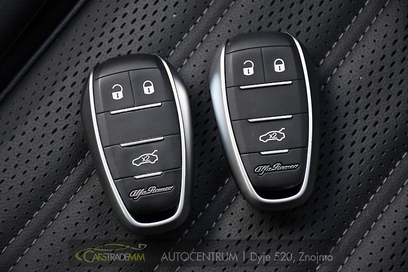 Alfa Romeo Stelvio 2.0 Turbo 16V 206kW Veloce Q4 - fotka 37 z 53