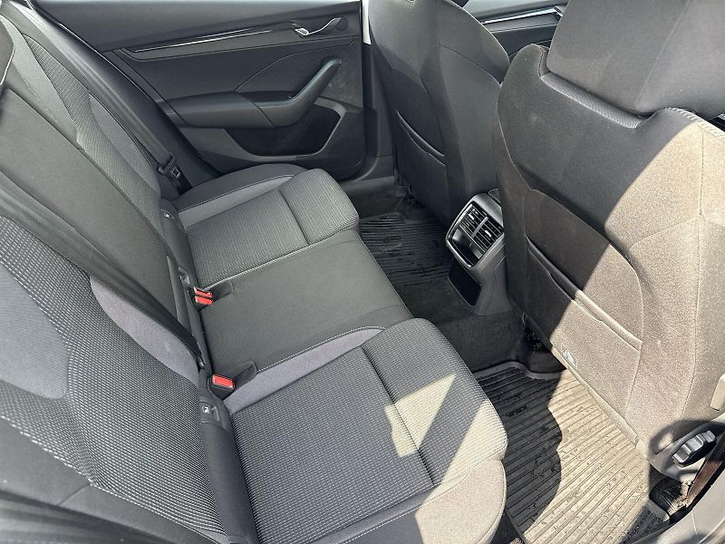 Škoda Octavia (2023) Combi 2.0 TDI 4x4 DSG Ambition - fotka 10 z 31