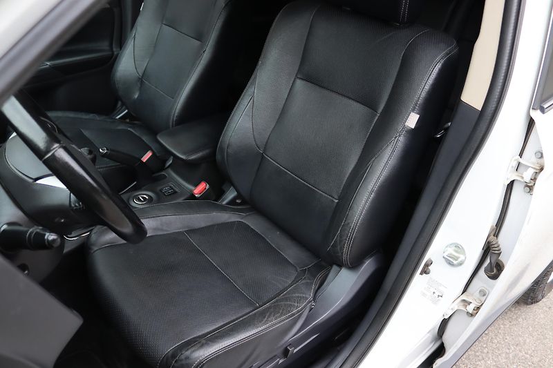 Mitsubishi Outlander 2.2DI-D 4X4 7 MÍST 110kW - fotka 24 z 50