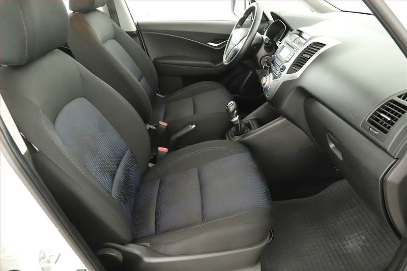 Hyundai ix20 (2012) 1.6 CVVT - fotka 7 z 13