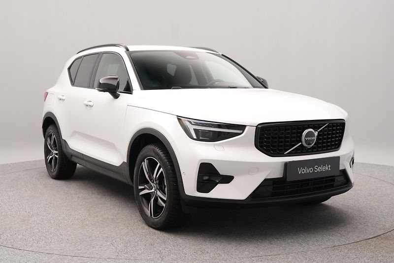 Volvo XC40 B3 DARK PLUS CZ REZERVACE - fotka 13 z 48