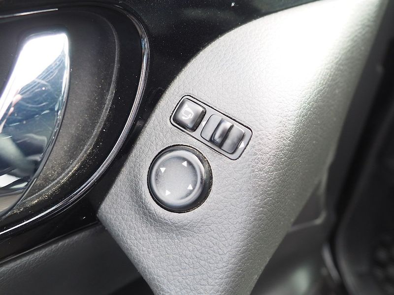 Nissan Qashqai (2019) 1.3 DIG-T 103 kW, 1. Maj ČR - fotka 20 z 34