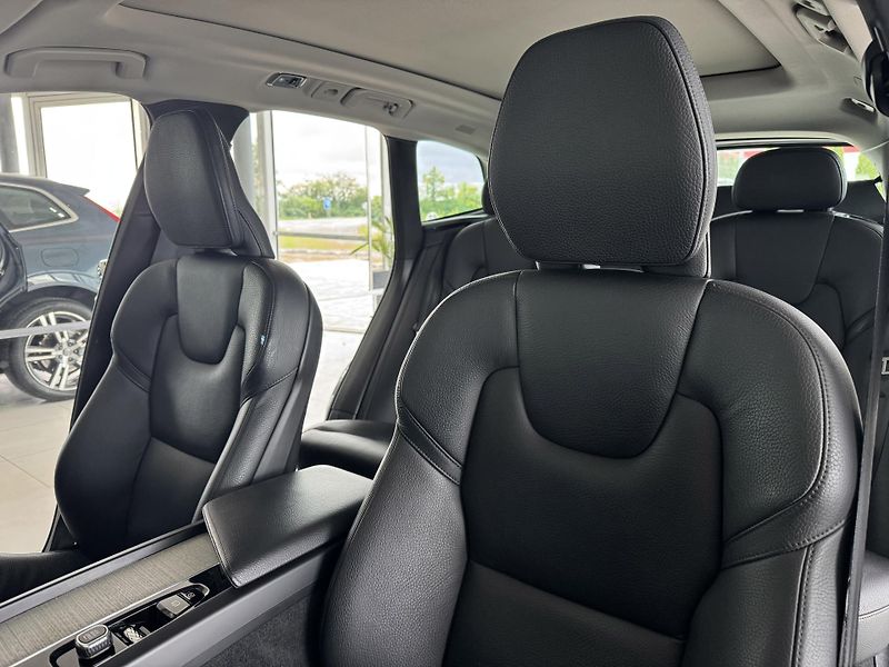 Volvo XC60 T8 AWD*Recharge*REZERVACE! - fotka 13 z 36