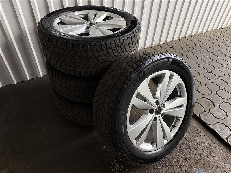 Volkswagen ID.4 150kW PRO PF. TAŽNÉ TČ 2XALU - fotka 43 z 45