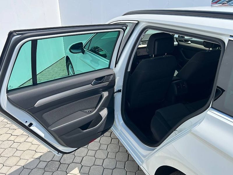 Volkswagen Passat Business 2,0 TDI 4M DSG - fotka 8 z 30