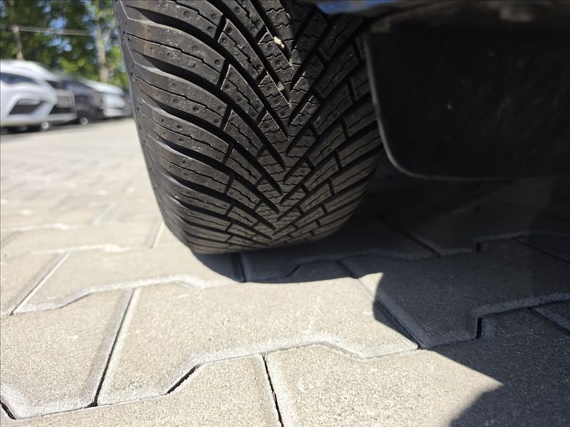 Mazda 2 1,5 Skyactiv G75 33tkm NAVI ST - fotka 40 z 43