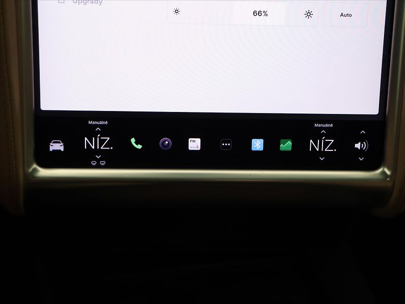 Tesla Model X 90D 386kW Tažné SoH 83,4% - fotka 24 z 32