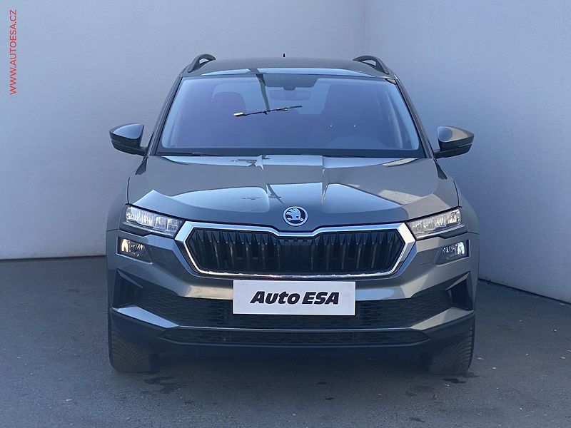 Škoda Karoq (2022) 1.5 TSi, Ambition, DSG, LED - fotka 2 z 20