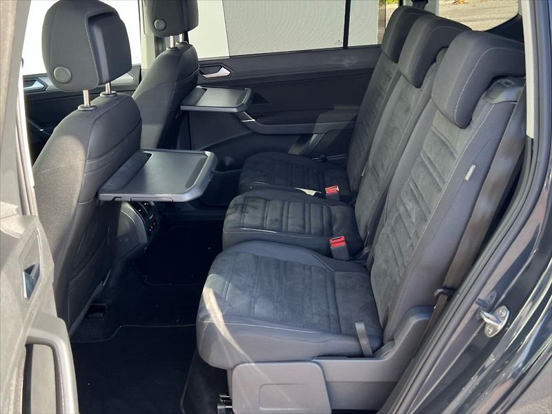 Volkswagen Touran 1,5 TSi 110kW 7DSG COMFORTLINE - fotka 13 z 25