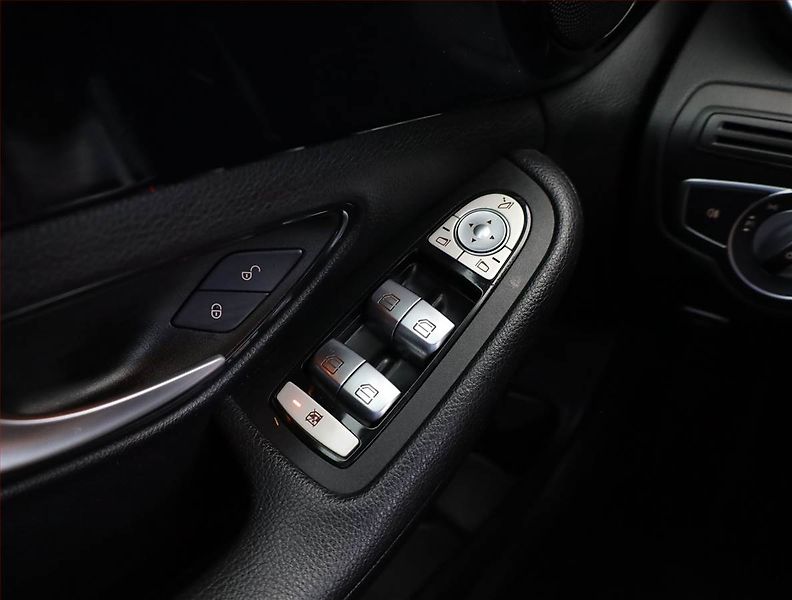 Mercedes-Benz Třídy C (2020) C 200 d, Navi, Tempomat - fotka 18 z 21