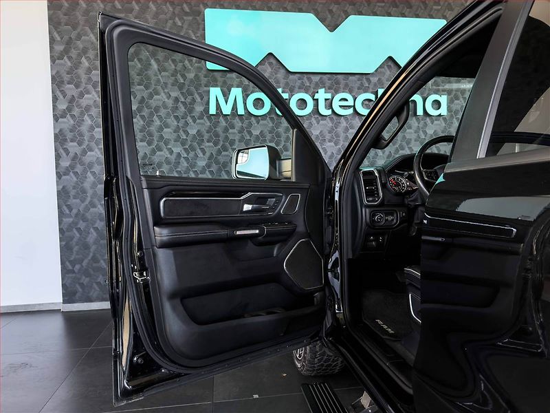RAM 1500 (2019) 5.7 V8 Hemi - fotka 12 z 22