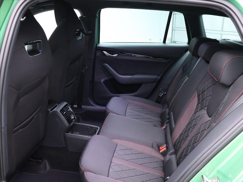 Škoda Octavia 2,0 TSI DSG RS DPH 1.maj CZ - fotka 17 z 43