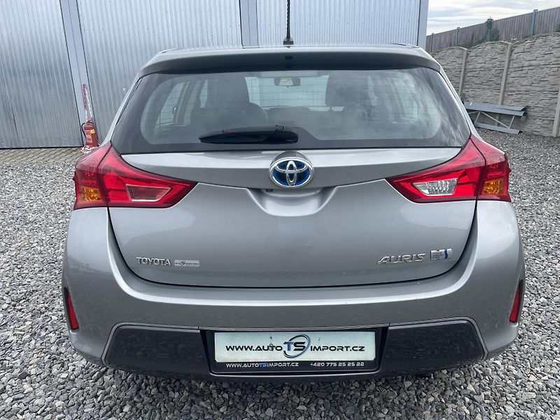 Toyota Auris 1.8i 16v HYBRID AUT SERVIS TOP - fotka 11 z 172