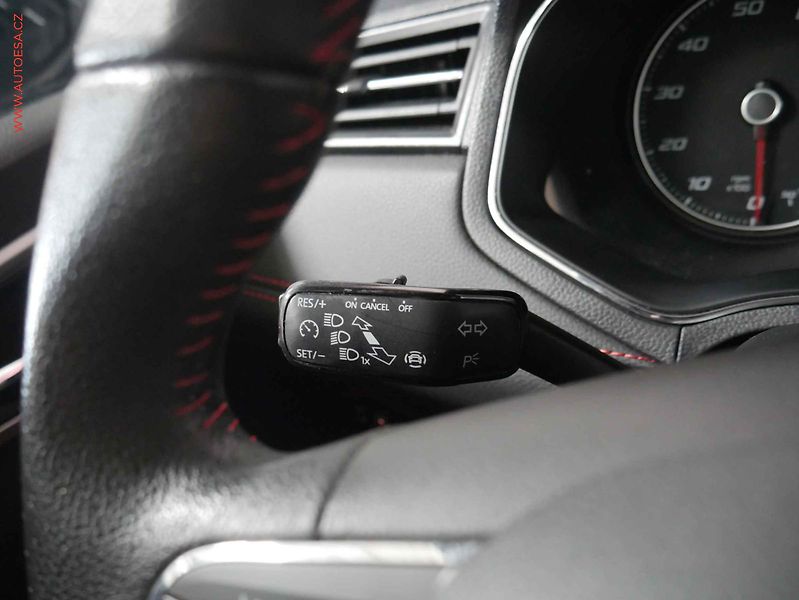 Seat Arona (2019) 1.5 TSi, FR, navi, TZ - fotka 16 z 21