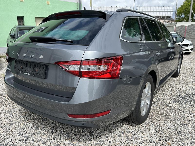 Škoda Superb (2022) 2.0 TDi 110 KW DSG - fotka 7 z 27