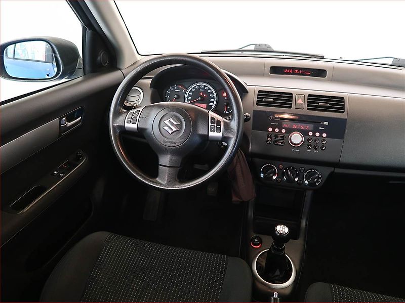Suzuki Swift (2005) 1.3, CZ doklady - fotka 7 z 13