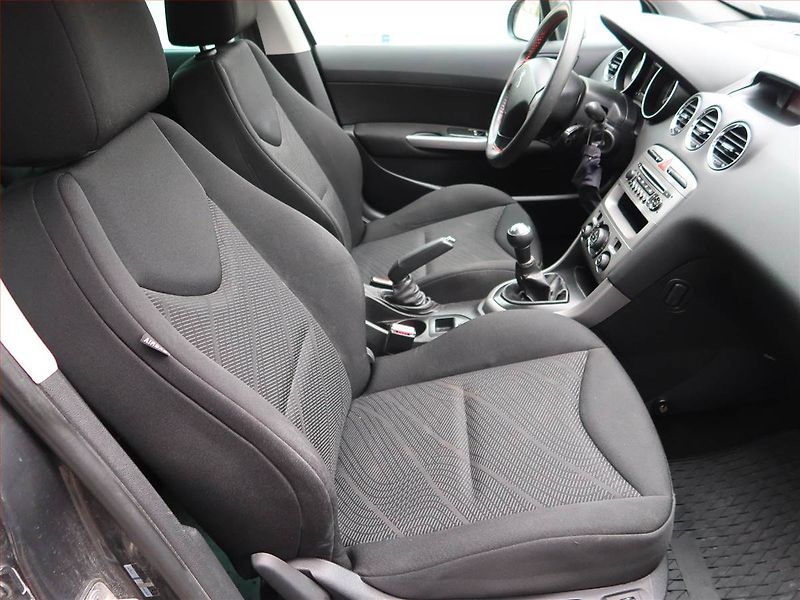 Peugeot 308 (2013) 1.6 VTi, Tempomat - fotka 9 z 16