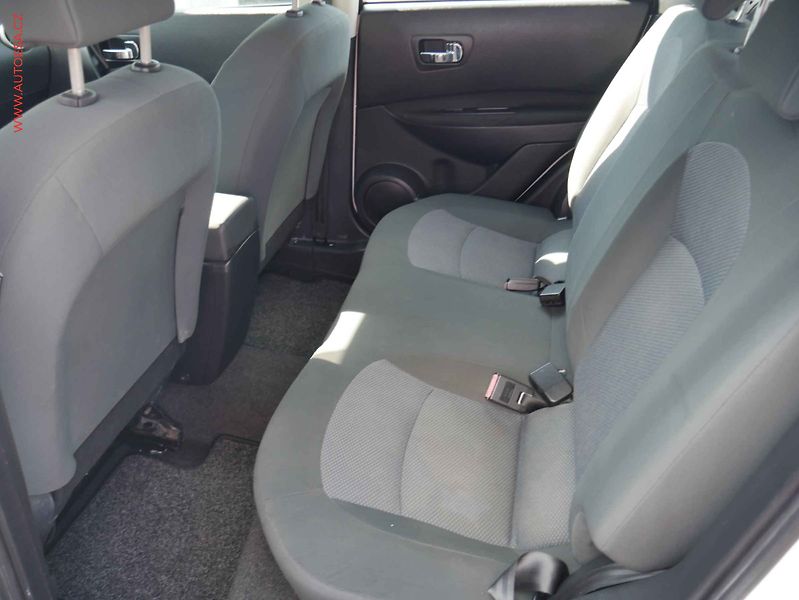 Nissan Qashqai (2011) 1.6, ČR, AC - fotka 10 z 14