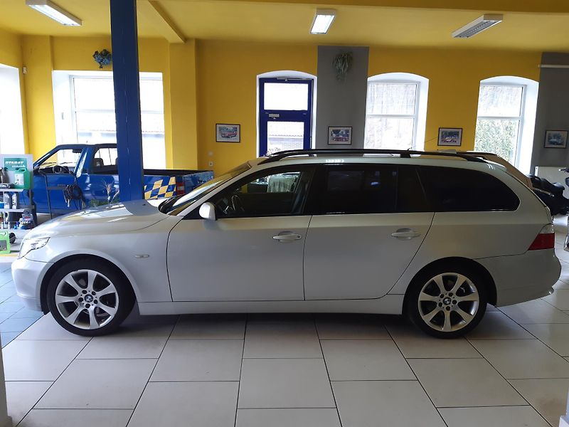 BMW Řada 5 3.0 d XDRIVE 170KW Combi - fotka 4 z 23