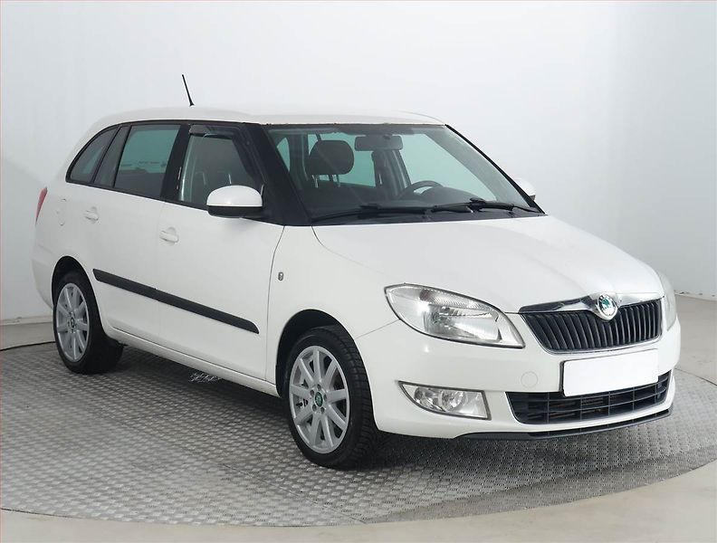 Škoda Fabia (2012) 1.6 TDI, Tažné, rezervace - fotografie inzerátu
