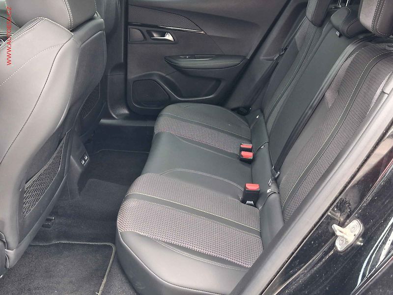Peugeot 2008 (2022) 1.2PT, GT, AT, navi, panor - fotka 10 z 26