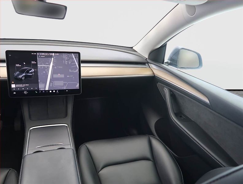 Tesla Model Y (2022) Long Range AWD 79kWh, SoH 92% - fotka 8 z 33
