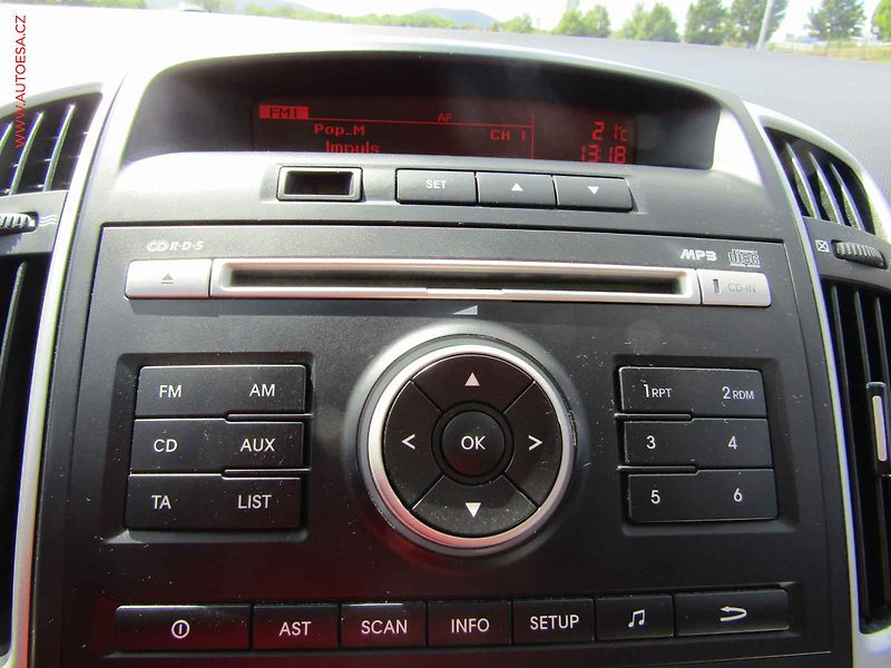 Kia Ceed (2010) 1.4CVVT, ČR, AC, park.čidla - fotka 13 z 15