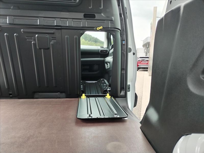 Toyota ProAce City FULL ELECTRIC 50 kWh  ACTIVE L - fotka 9 z 10