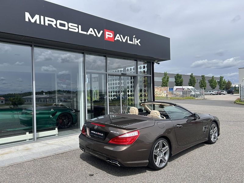 Mercedes-Benz SL 63 AMG Roadster - fotka 10 z 42