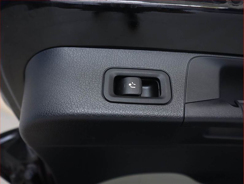 Mercedes-Benz GLB (2021) 200 d - fotka 25 z 28