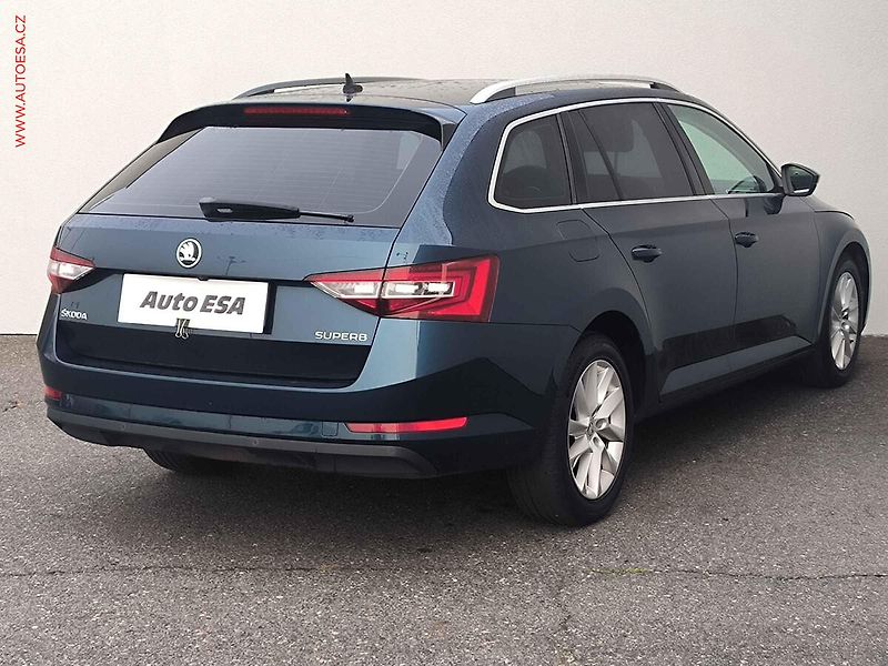Škoda Superb (2016) 2.0 TDi, Style, bixen, navi - fotka 4 z 21