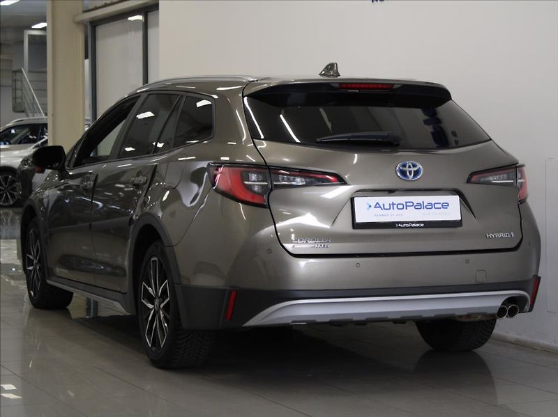 Toyota Corolla 2,0 HEV 135kW TREK 64tkm.ČR - fotka 3 z 28