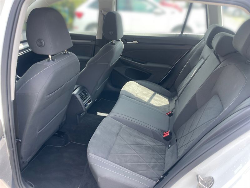 Volkswagen Golf 2,0 TDI 110 Style 5d - fotka 8 z 11